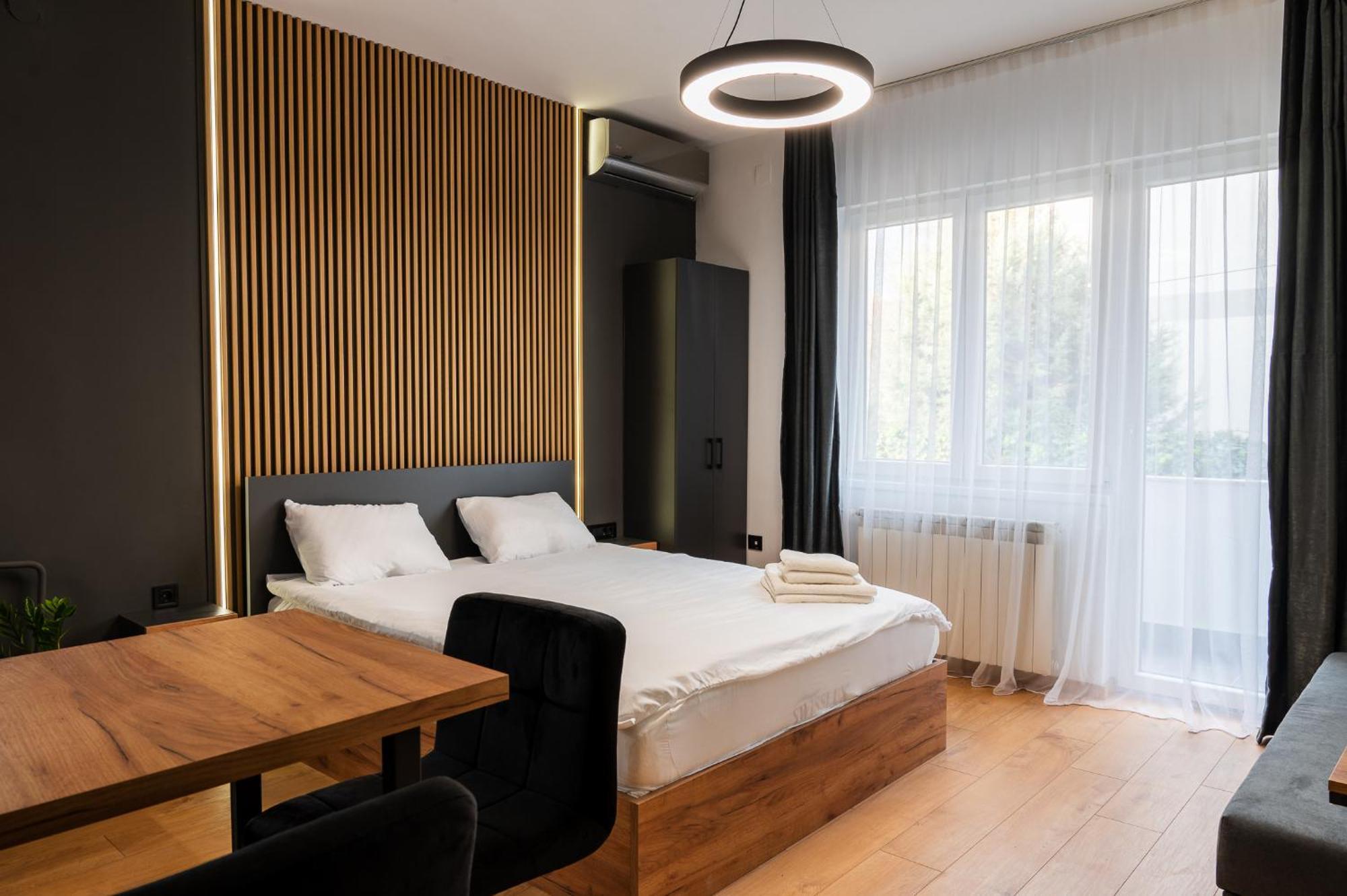 Casa Central Apartments Скопье Экстерьер фото